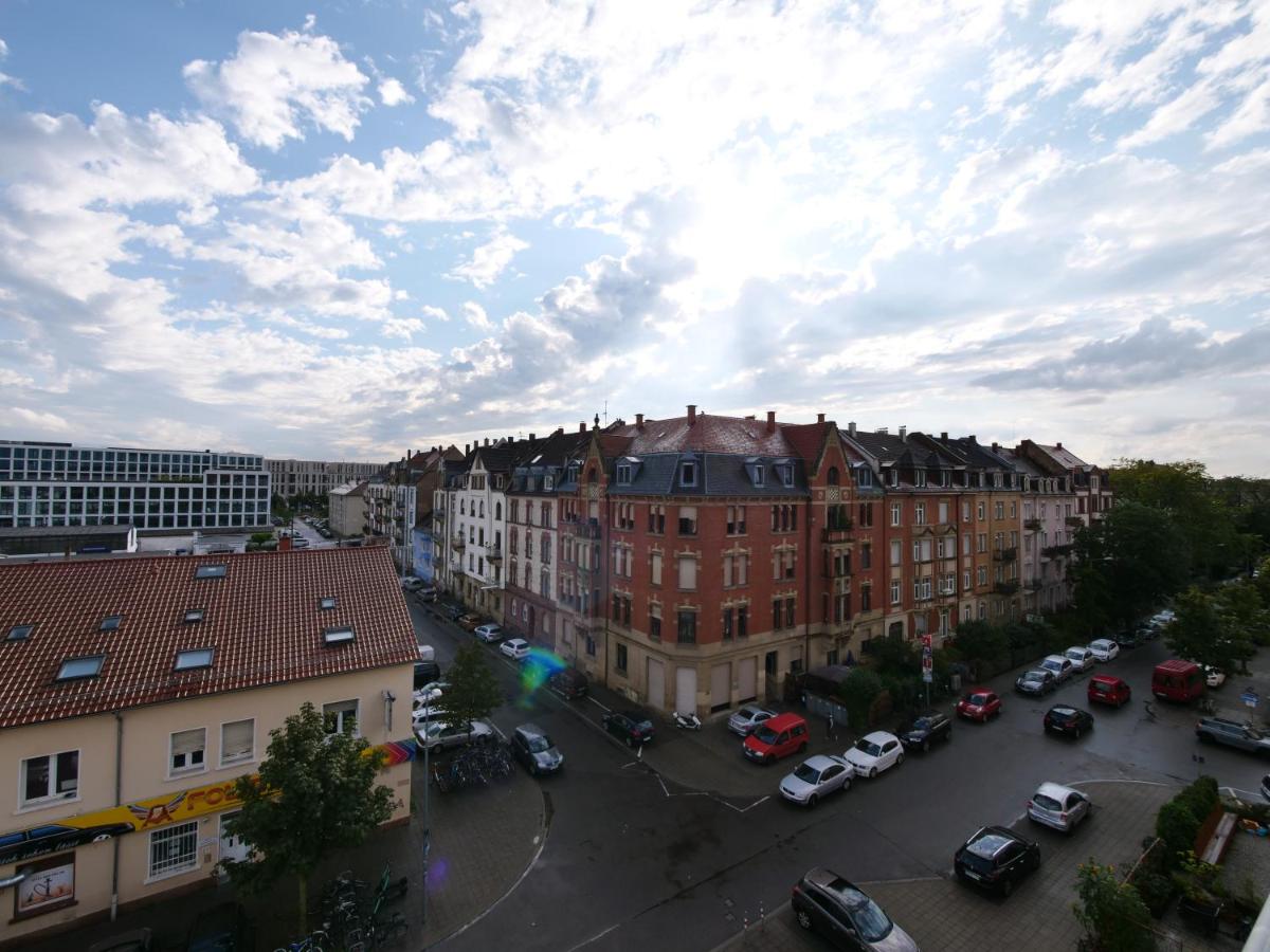 Rooftop Apartment by Rabe - Balkon, Parkplatz, Smart-TV, Netflix - Ferienwohnung Karlsruhe