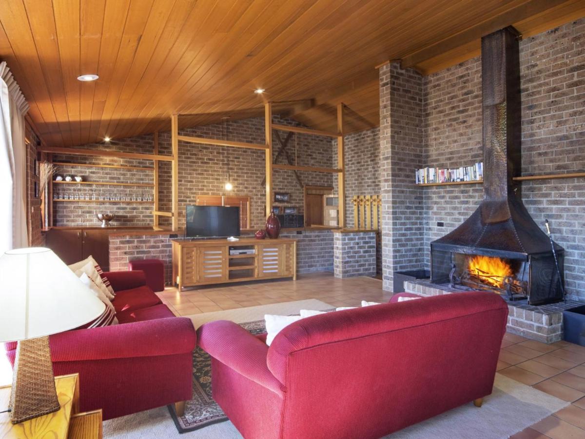 Bundilla 4 - 3BR l Balcony l BBQ l Lake Views l WiFi l Sauna - Chambres d'hôtes Jindabyne