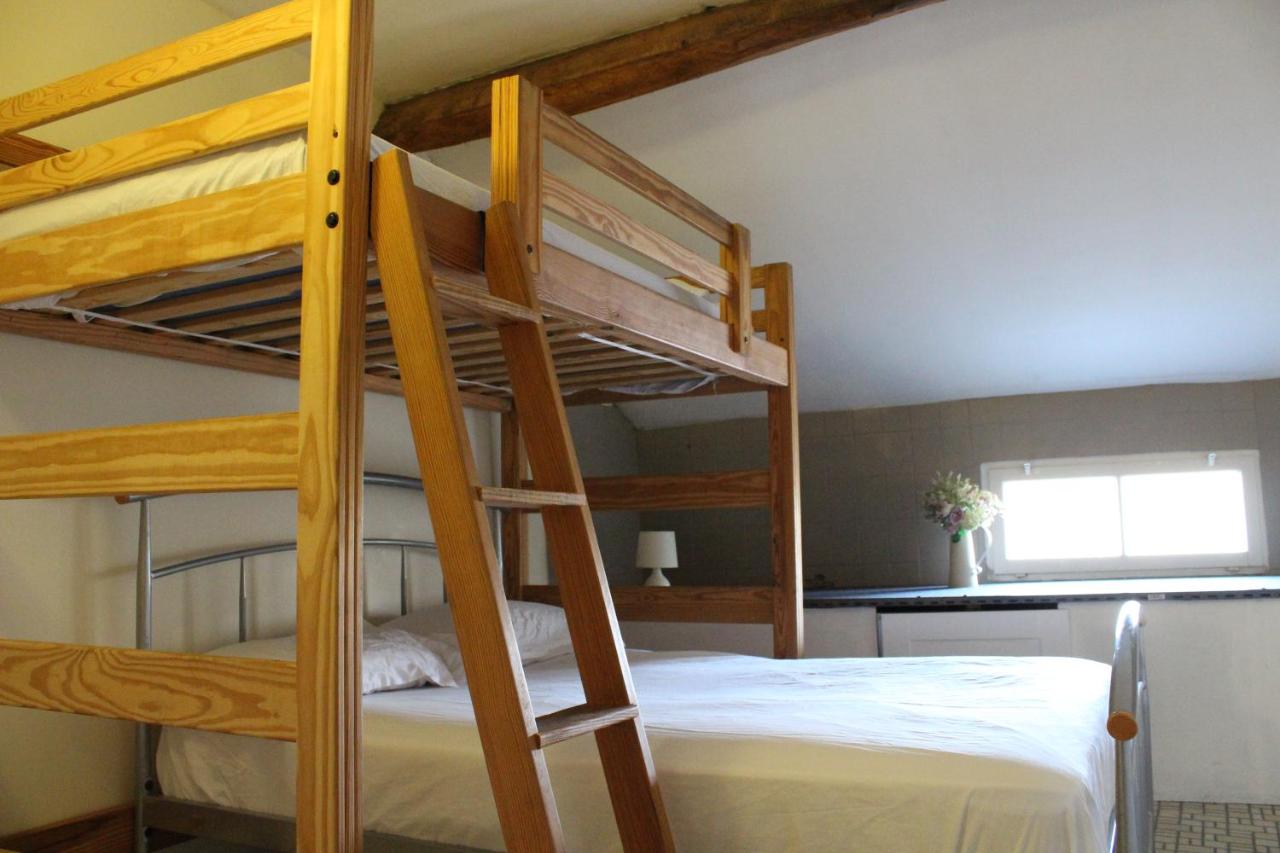 Mixed Dormitory Room