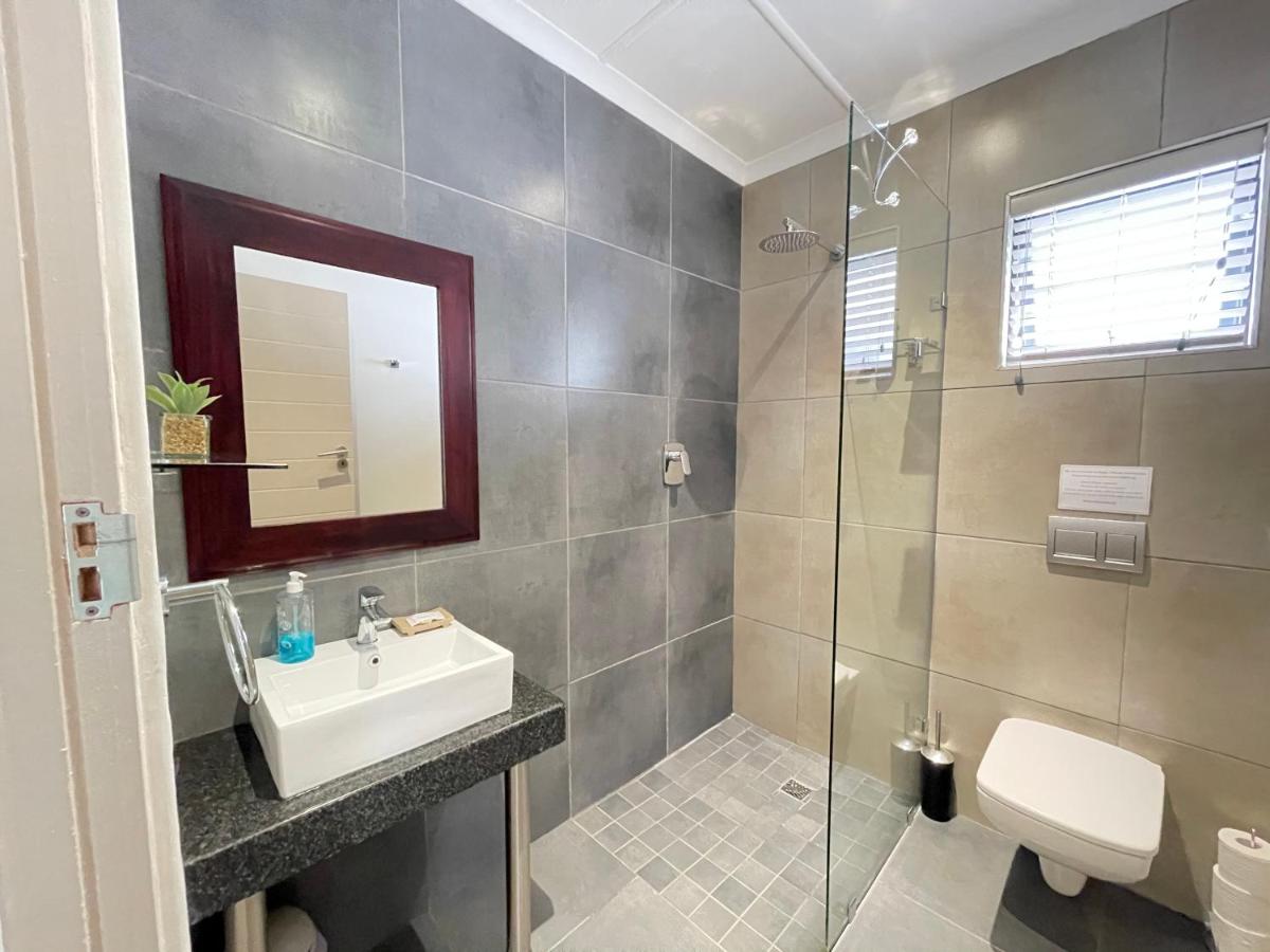 Nahoon Studio B - B&B