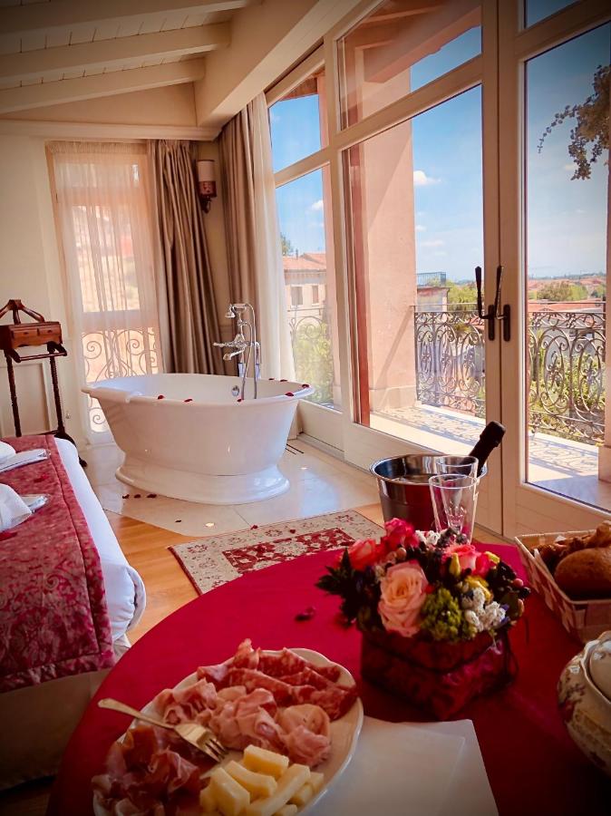 Queen Room with Balcony