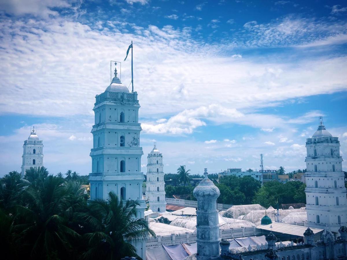 SK Residence (Located 10 Meter from Nagore Dargah Main Entrance) - B&B
