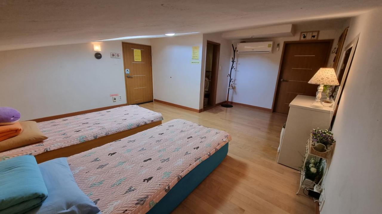 Chambre Lits Jumeaux avec Salle de Bains Privative