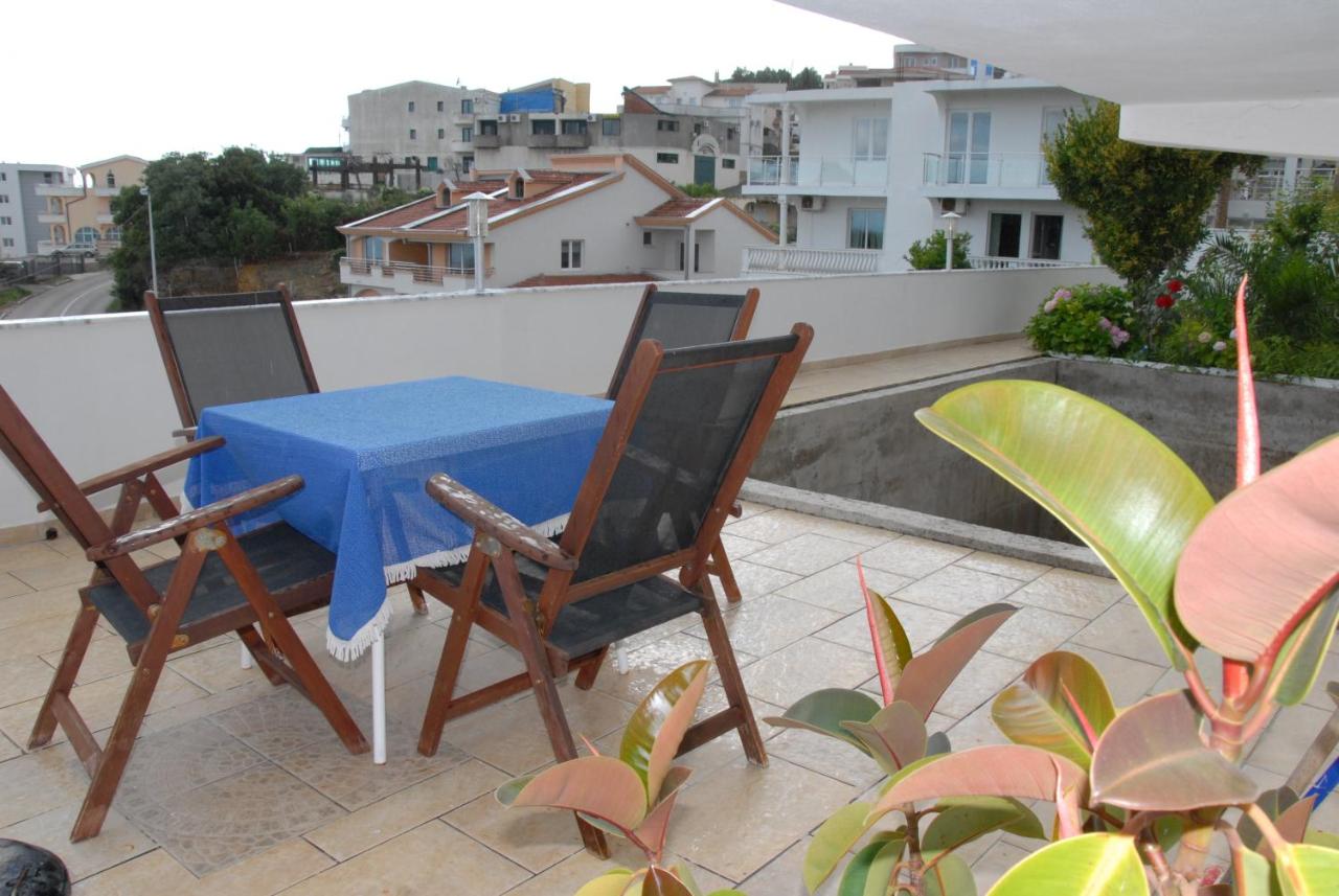 Appartamento con 2 Camere da Letto e Vista Mare 