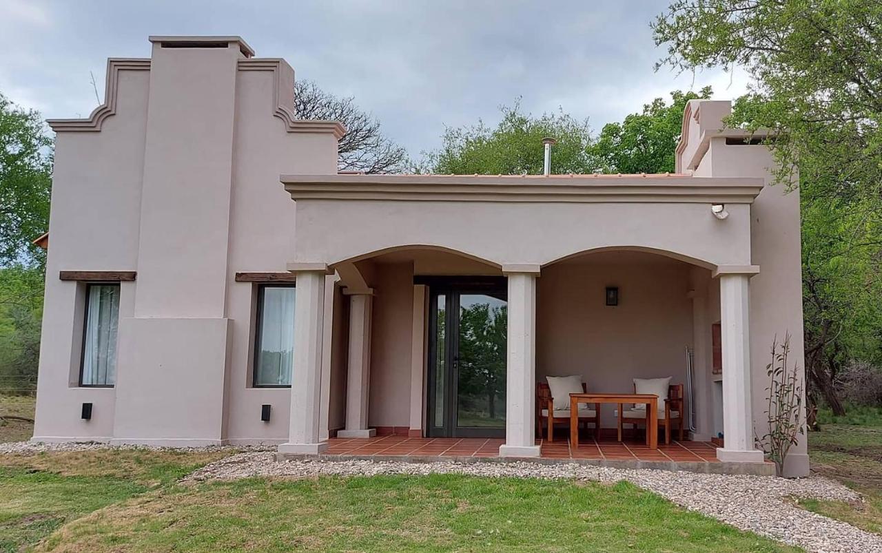 Complejo Yacana, casas de Campo de Categoría - B&B Villa de las Rosas