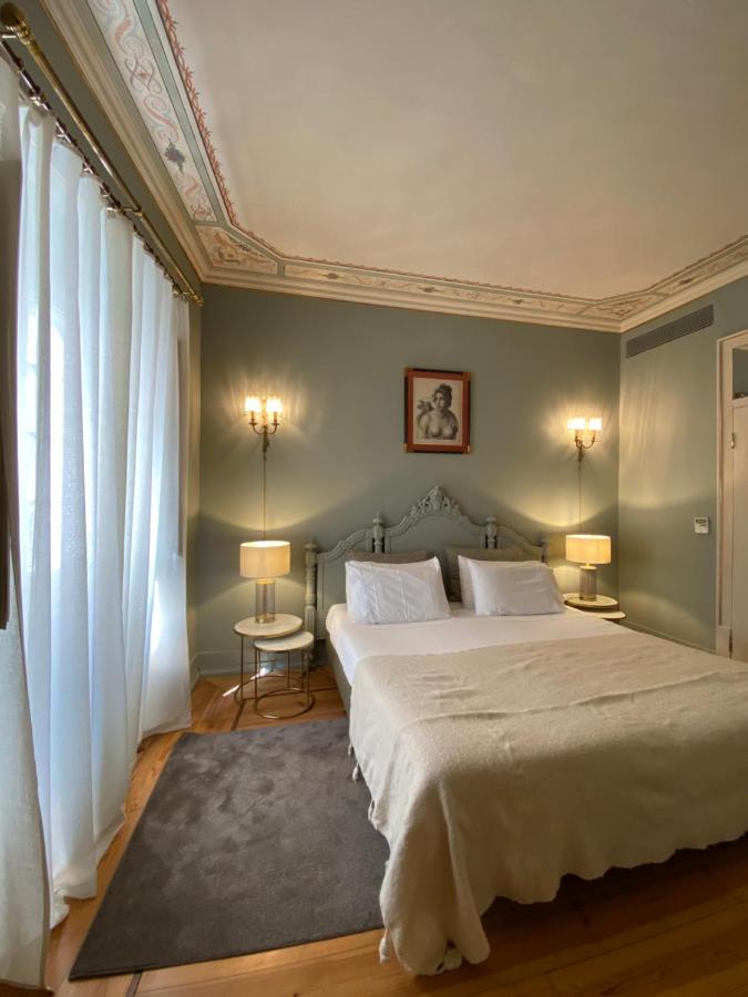 Superior One-Bedroom Apartment