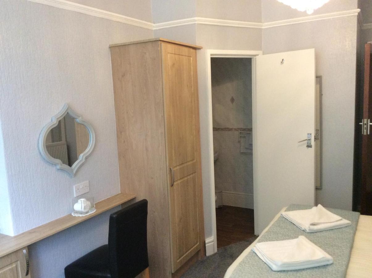 Chambre Familiale avec Salle de Bains