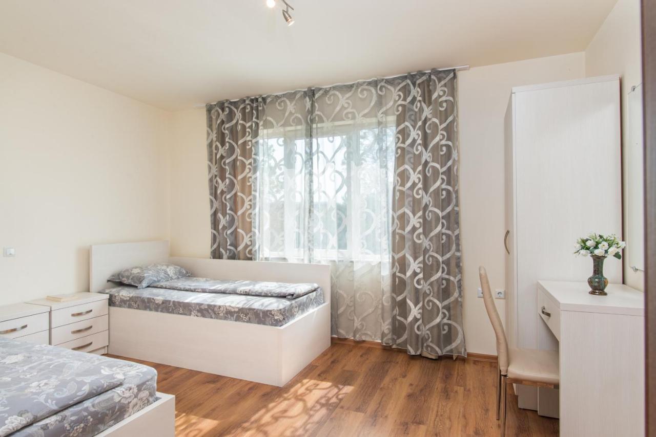 Apartamento de 2 dormitorios con balcón
