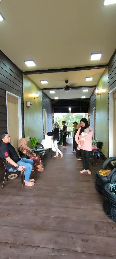 Bungalow Mat Hj Limah - Bed and Breakfast
