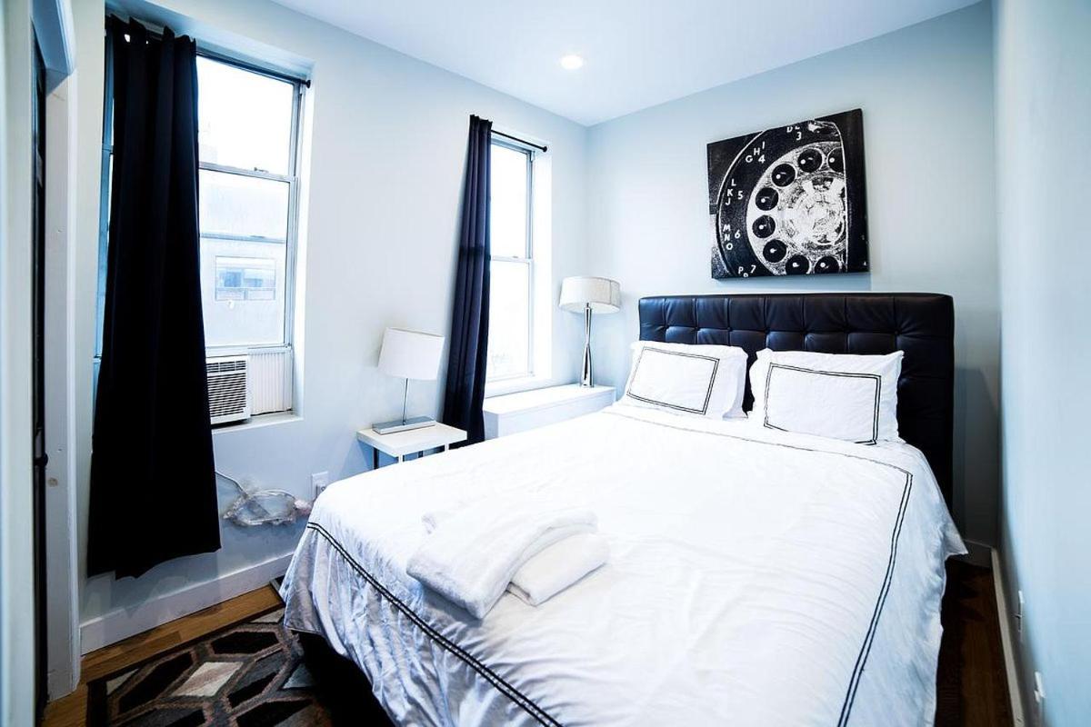 NEWLY RENOVATED HEART OF LOWER EAST SIDE 2BR 1BA, 5 MIN WALK TO SOHO, 1 BLOCK TO WHOLE FOODS, WASHER DRYER! - B&B New York