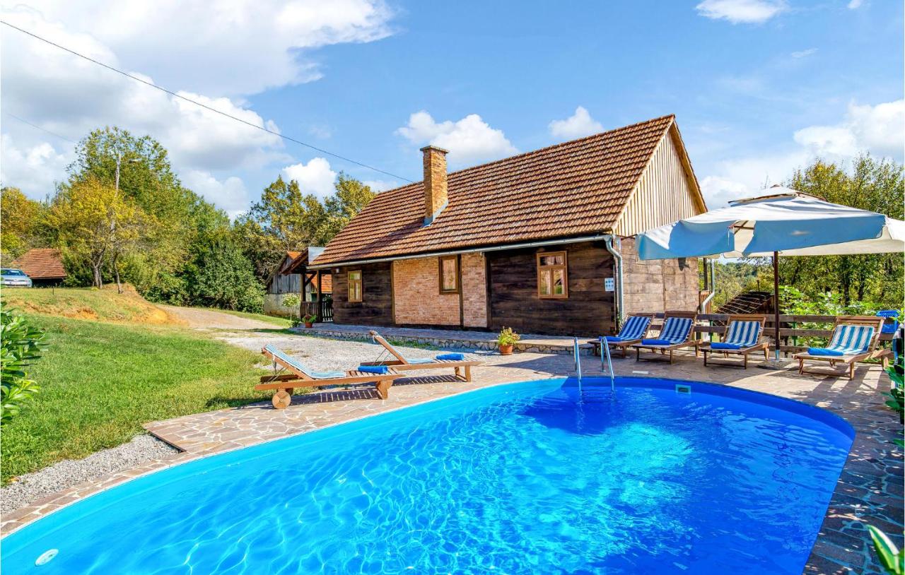 B&B Piščetke - Nice Home In Ribnik With Outdoor Swimming Pool - Bed and Breakfast Piščetke