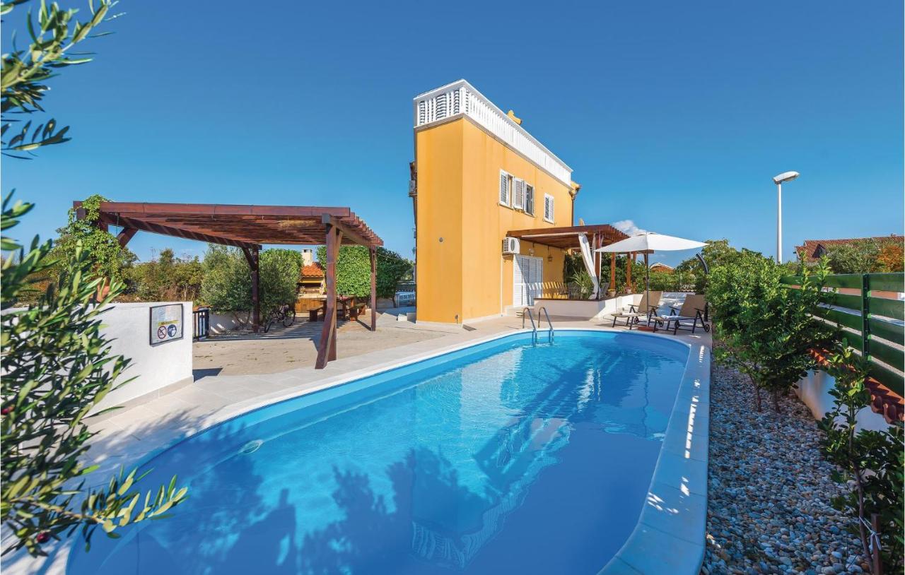 B&B Jadrija - Stunning Home In Jadrija With Outdoor Swimming Pool - Bed and Breakfast Jadrija