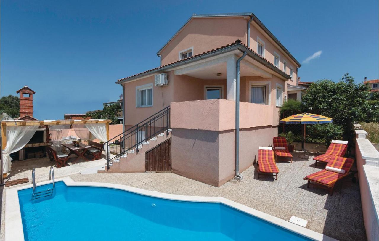 B&B Pula - Awesome Home In Pula With 4 Bedrooms, Wifi And Outdoor Swimming Pool - Bed and Breakfast Pula