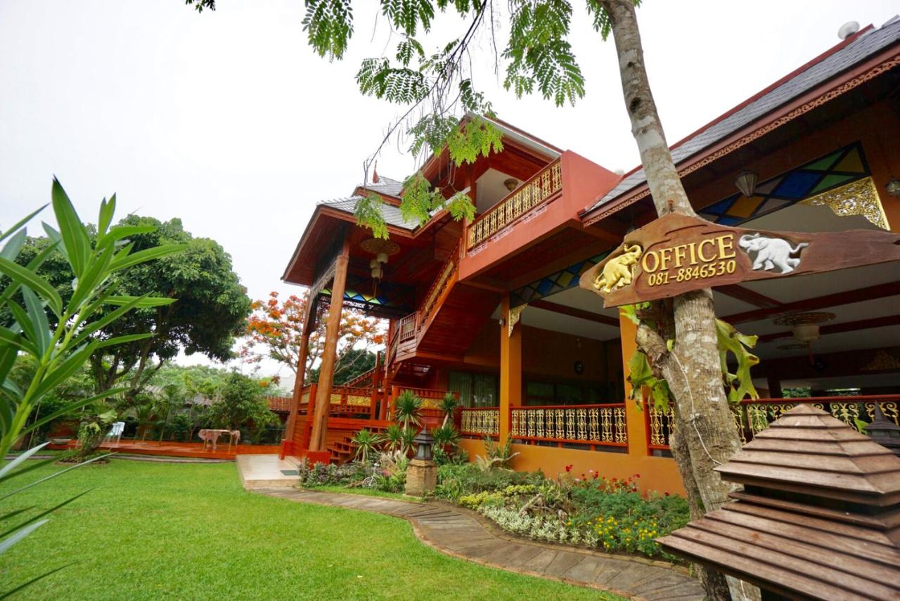 B&B Chiang Mai - Romsak Lanna Resort Chiang Mai - Bed and Breakfast Chiang Mai