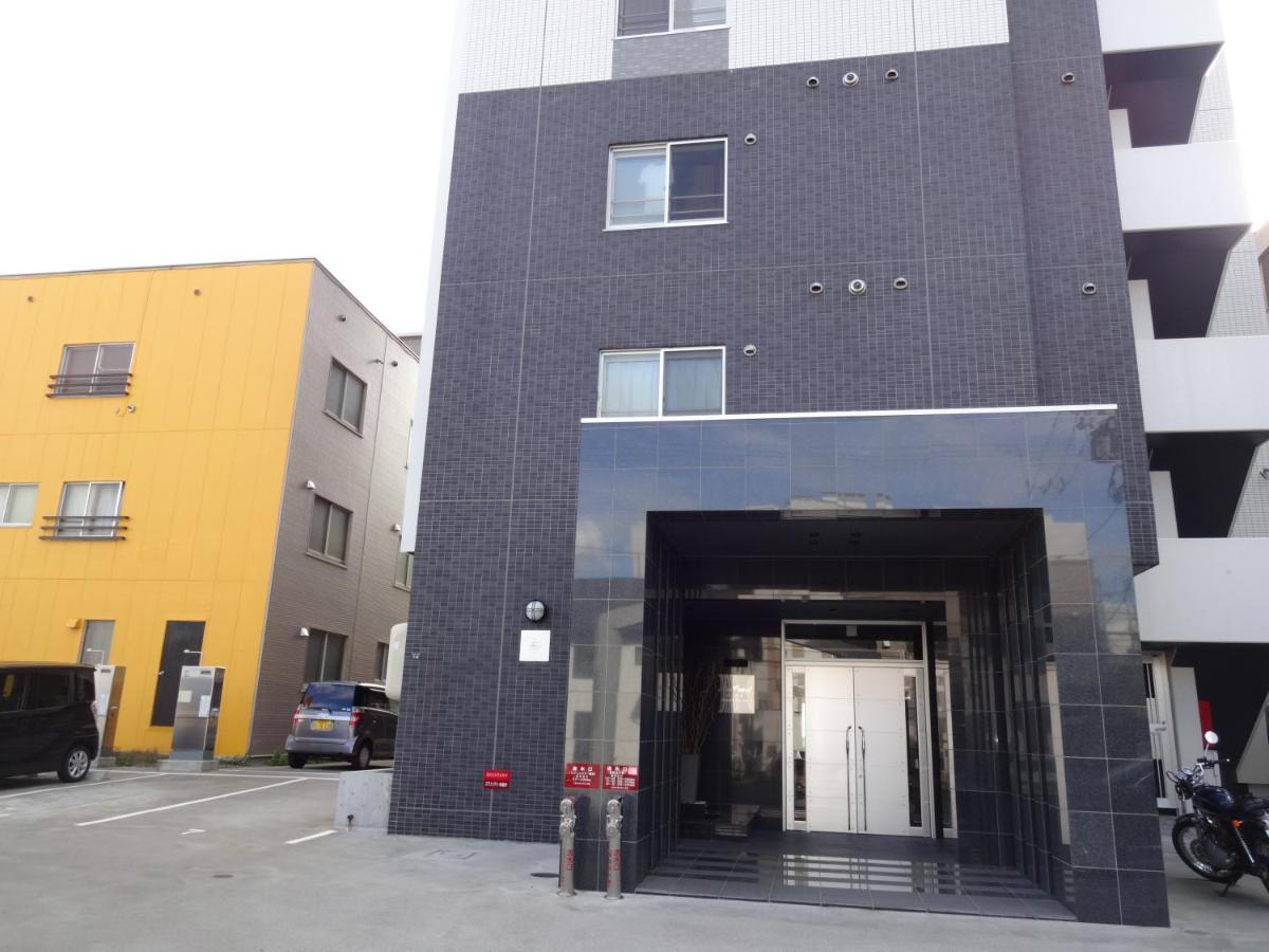 ようこそ札幌へ! 大通公園まで地下鉄10分 定員6名 fireTV完備 1階はセコマ - B&B
