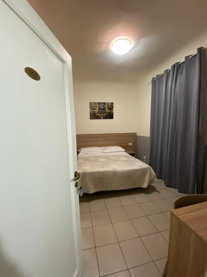 Camera Matrimoniale/Doppia con Letti Singoli con Bagno Privato Esterno