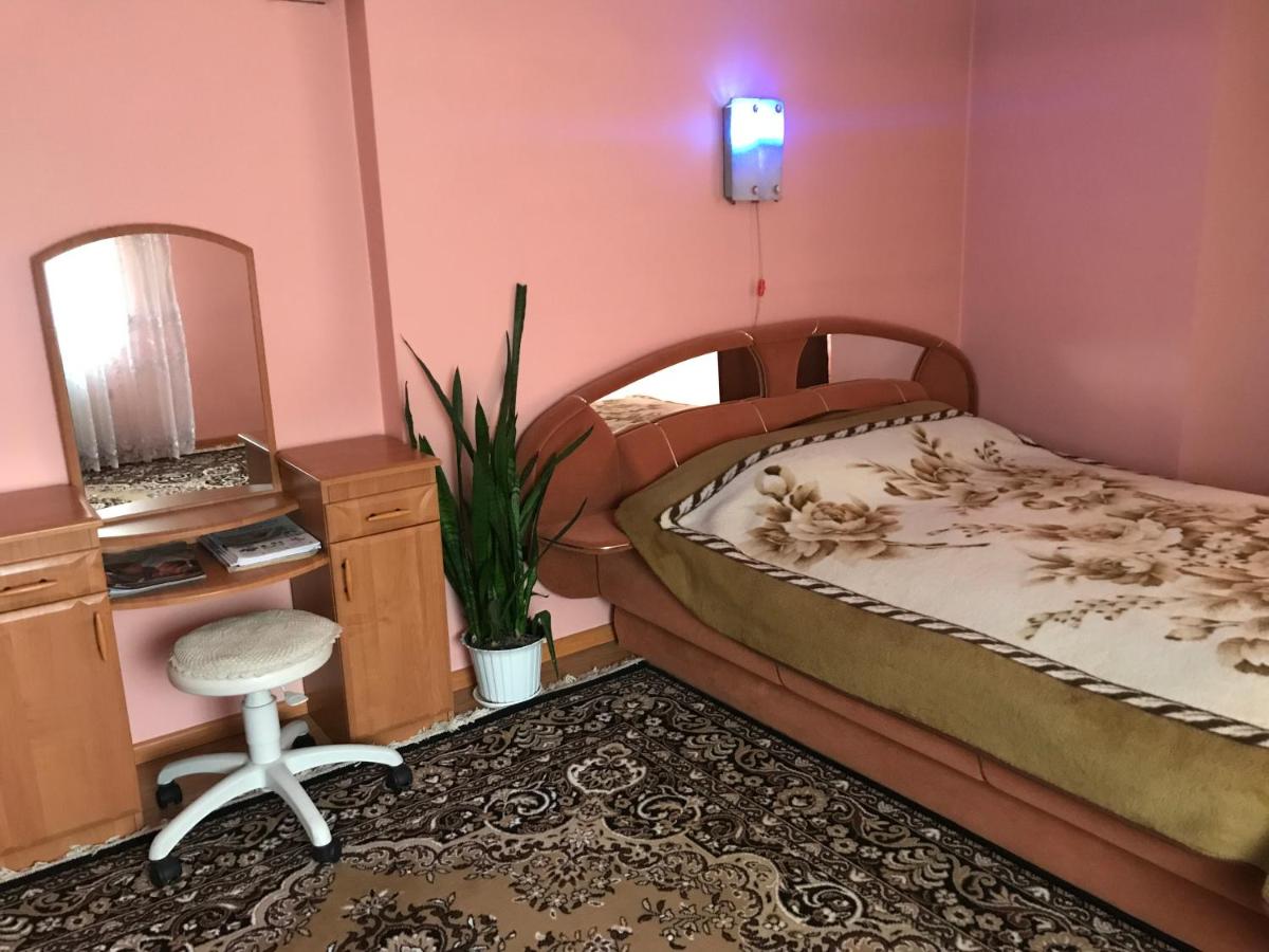 B&B Chernivtsi - Апартаменти з окремою ванною кімнатою - Bed and Breakfast Chernivtsi