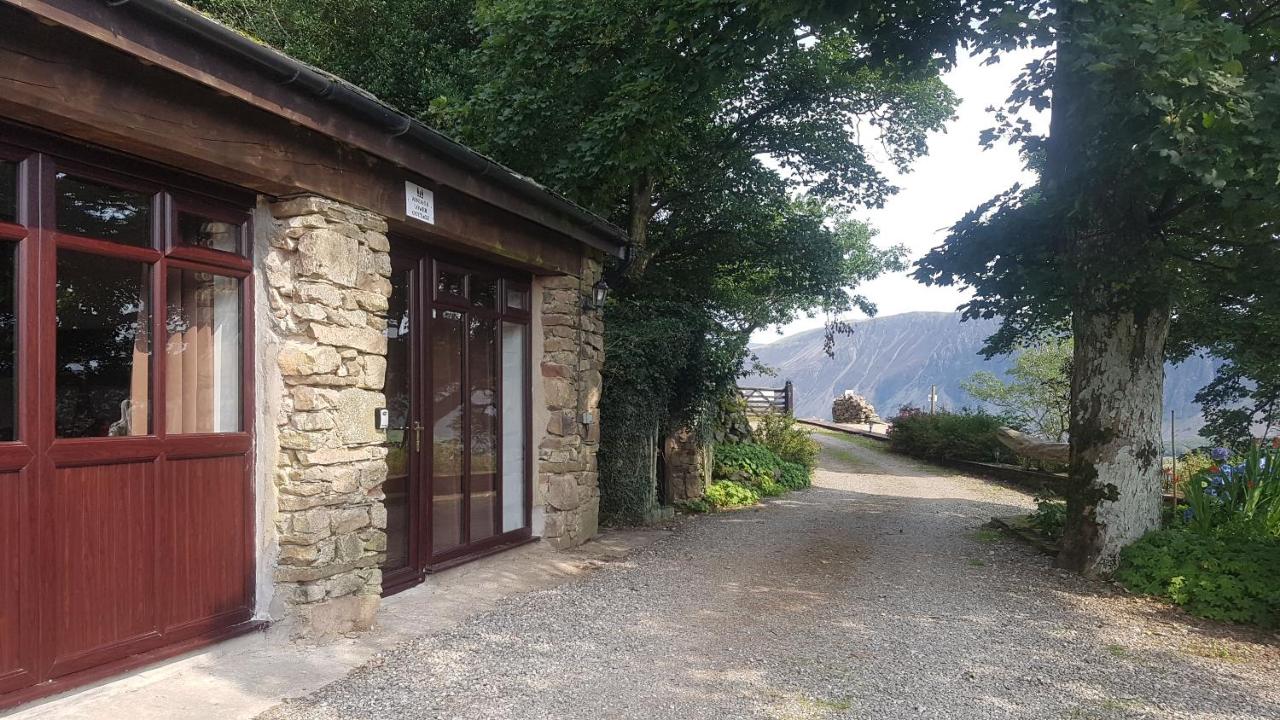Scafell Cottage on The Big "W" Ranch - Bed and Breakfast