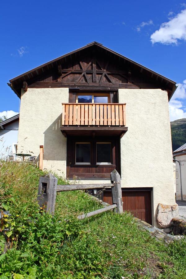 Appartamento "Suot" con 2 Camere da Letto