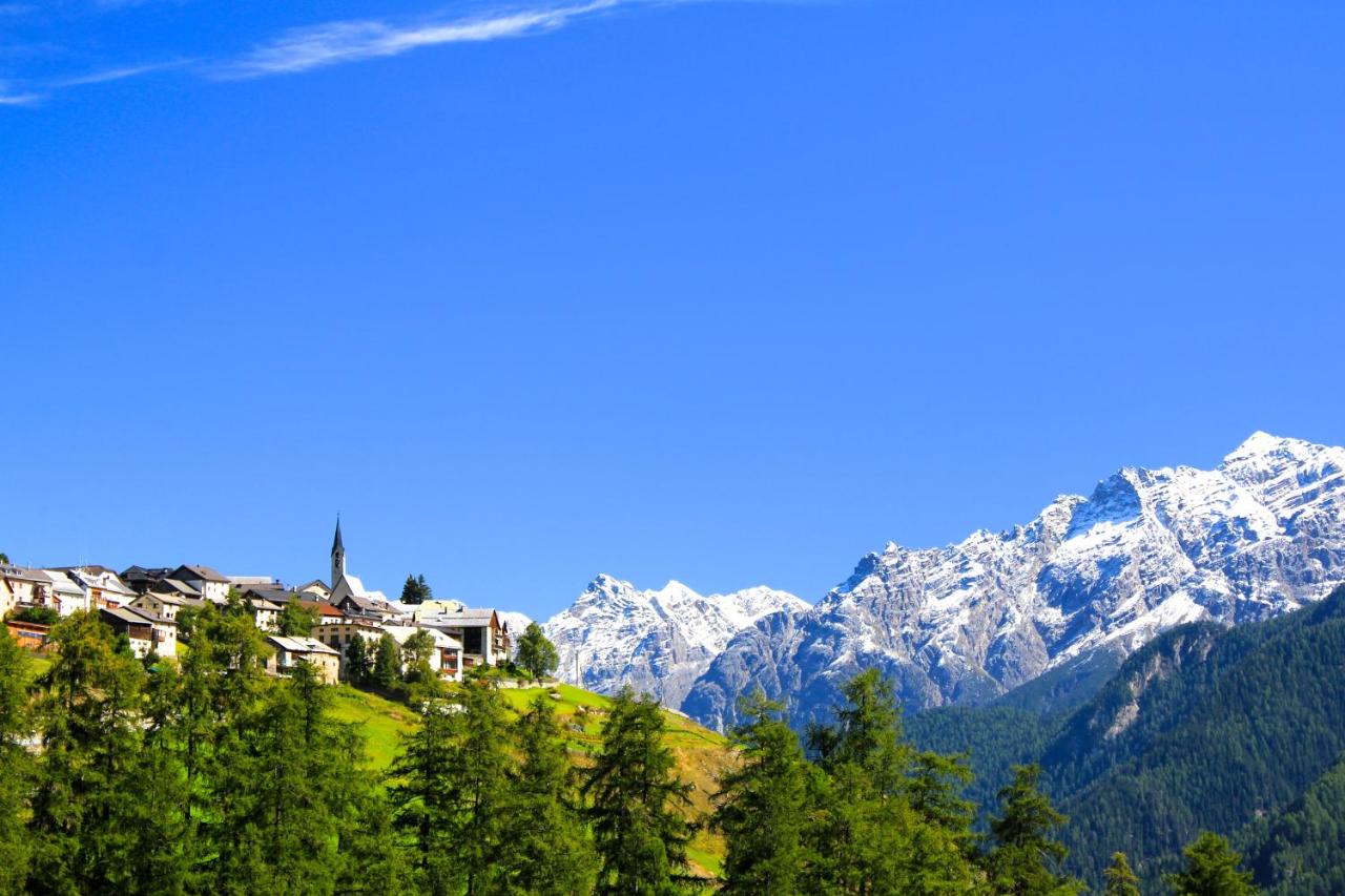 Chasa Tablà Guarda - Bed and Breakfast Guarda