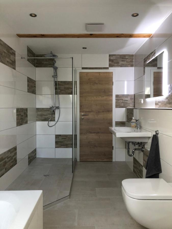 Apartment mit Balkon