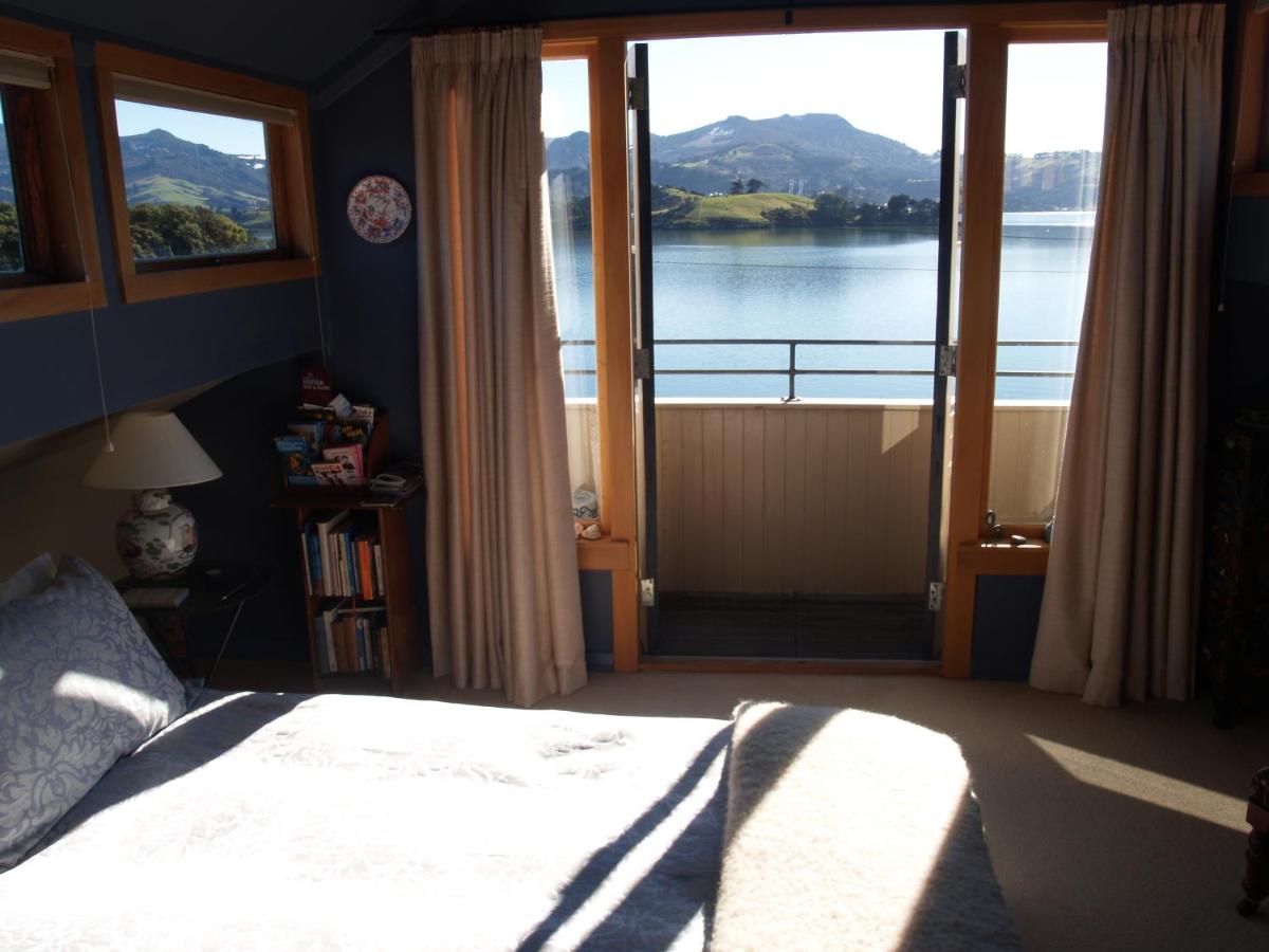 Deluxe Queen Room with Balcony and Sea View