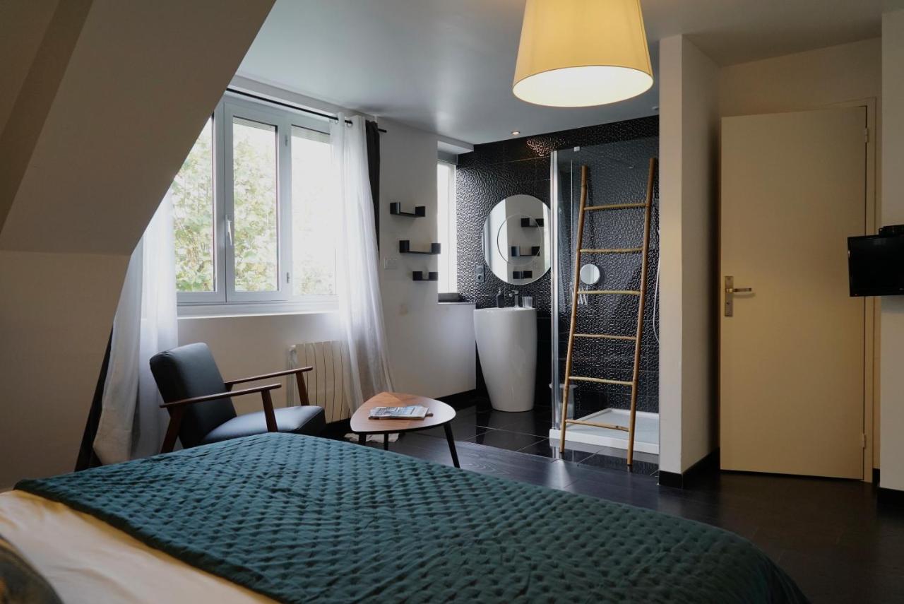 Camera Matrimoniale/Doppia con Letti Singoli con Bagno Privato
