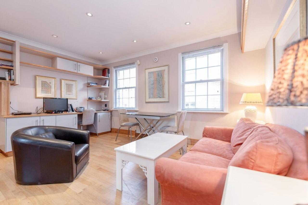 Beautiful 1 Bedroom Apartment in Victoria - B&B London