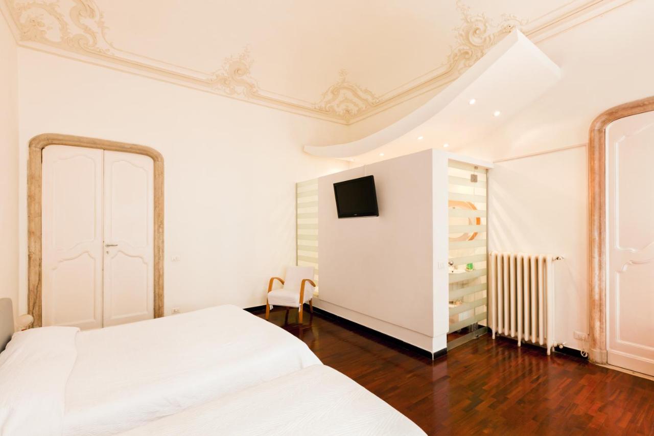 Double Room (1 Adult)