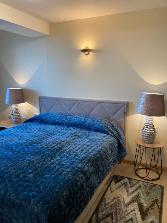 DAUKANTO 10 TWO-ROOM APARTMENT with a view the old town on the 7th floor - B&B Palanga