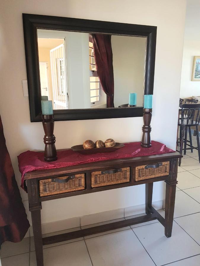3 Marina Palms, Woodgrange-on-sea - B&B