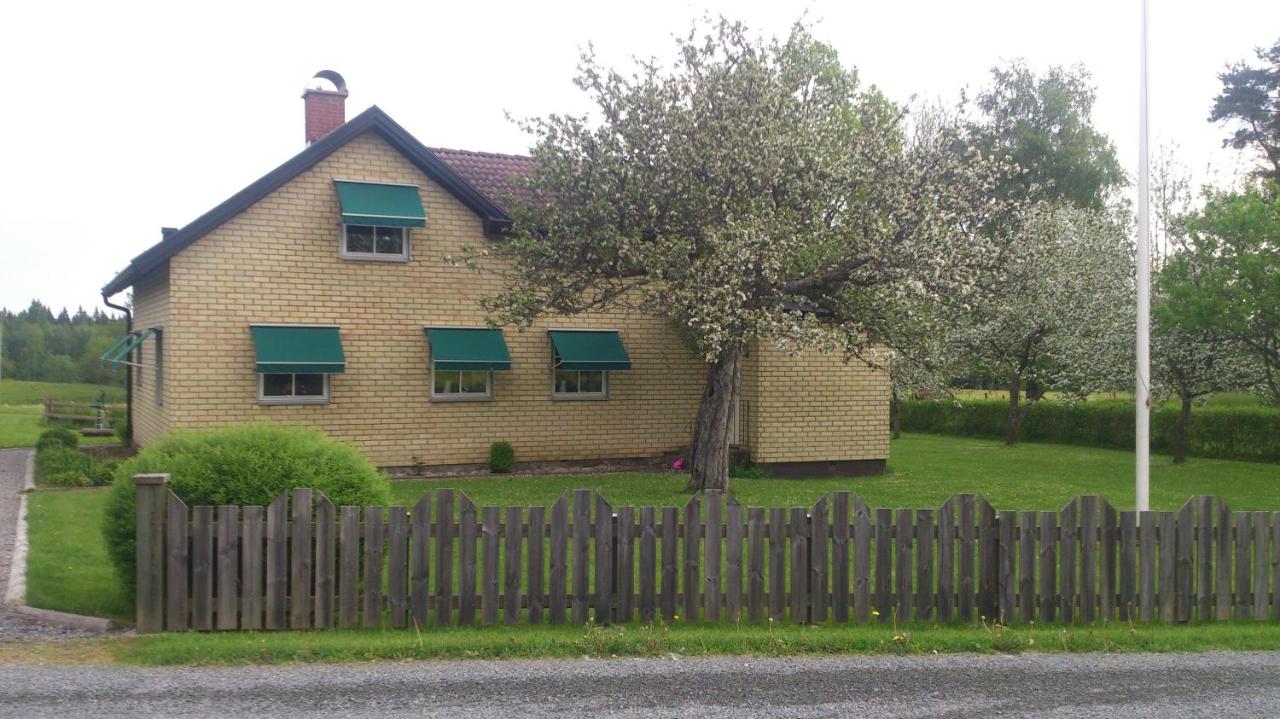 Flahult Holiday Home - B&B