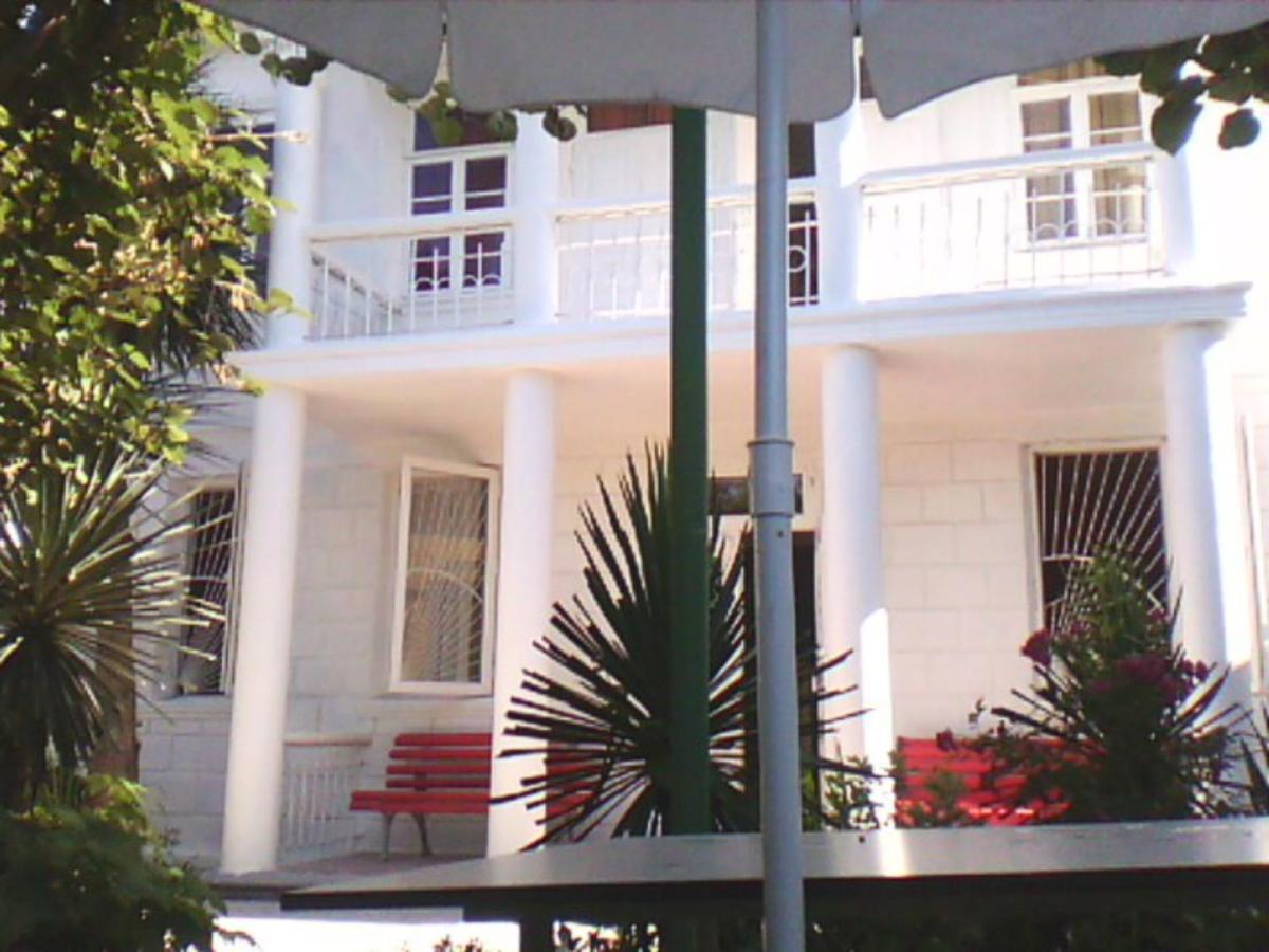 White Guest House - Ferienwohnung