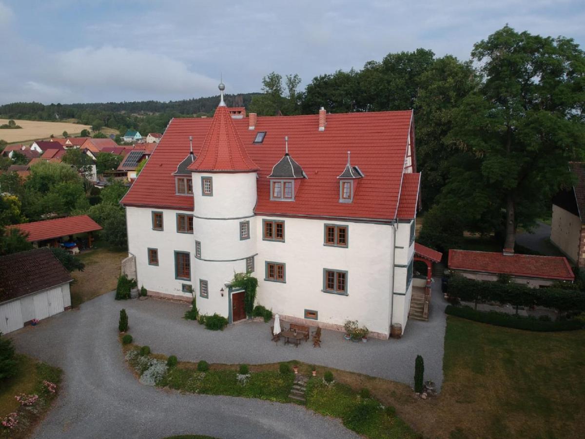 B&B Roßdorf - Schloß Roßdorf Ferienwohnungen & Camping - Bed and Breakfast Roßdorf