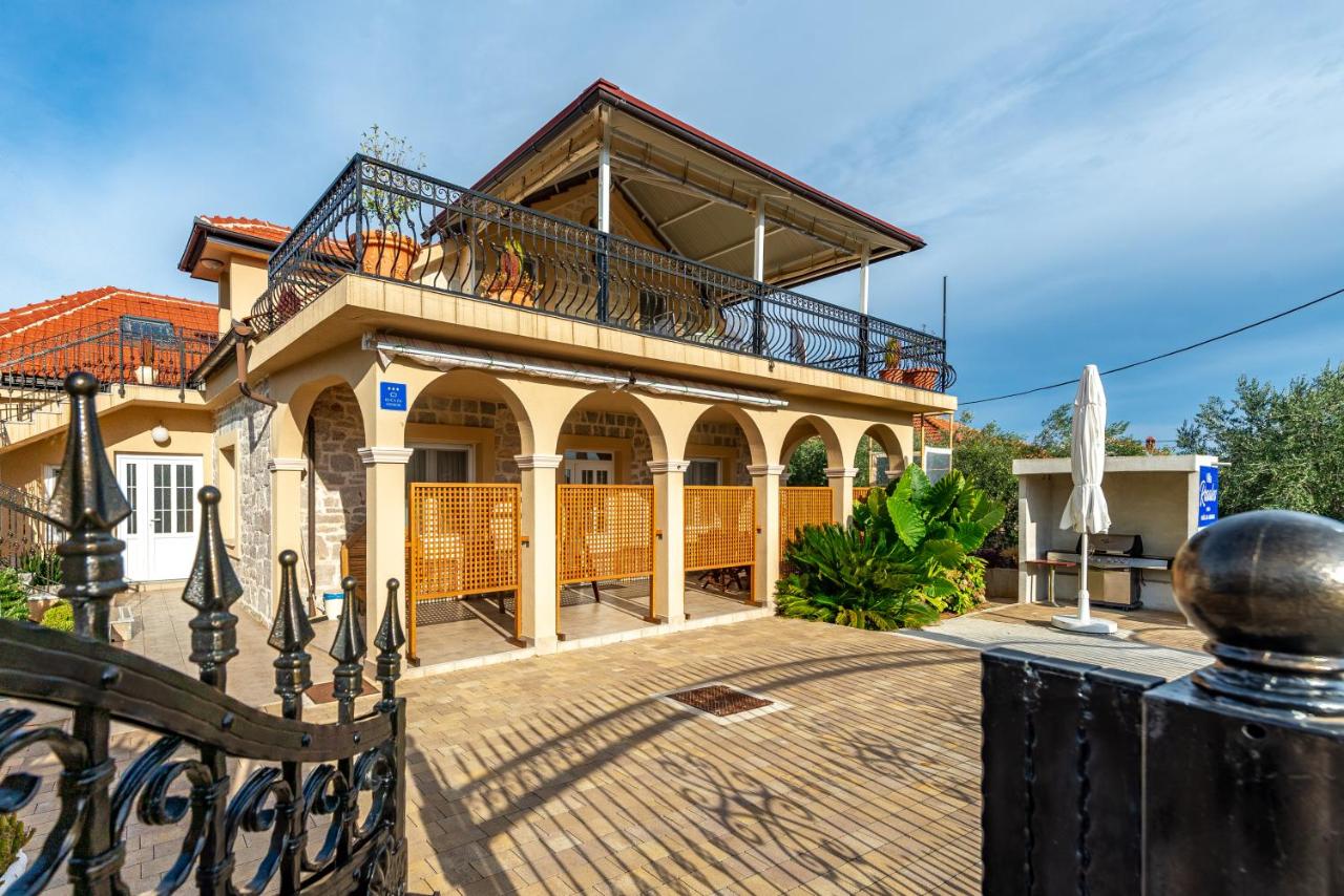 Holiday home Vila Rosales - Bed and Breakfast