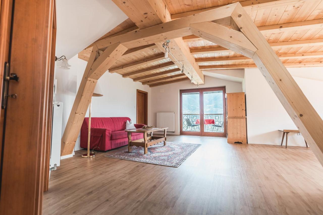 Apartment with Mountain View