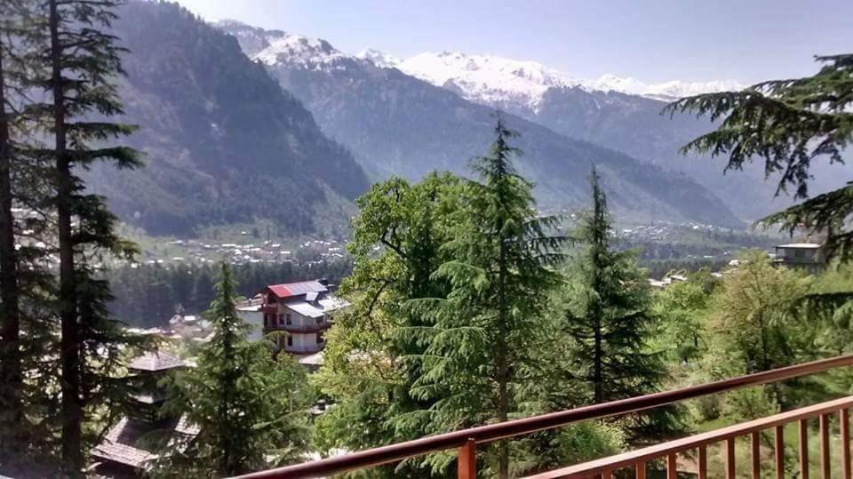 B&B Manali - Guruchhaya hotel and cottages - Bed and Breakfast Manali