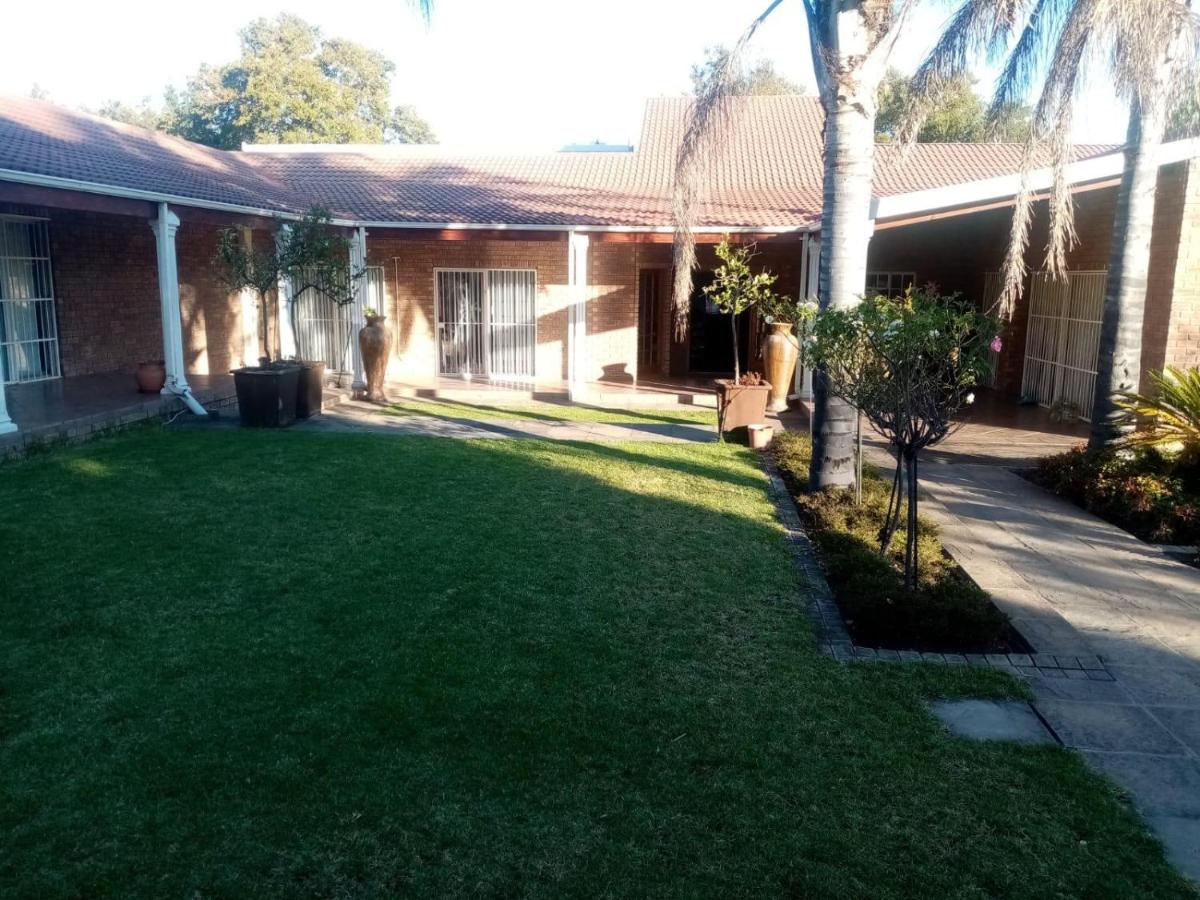 The Hills Guest House - Ferienwohnung