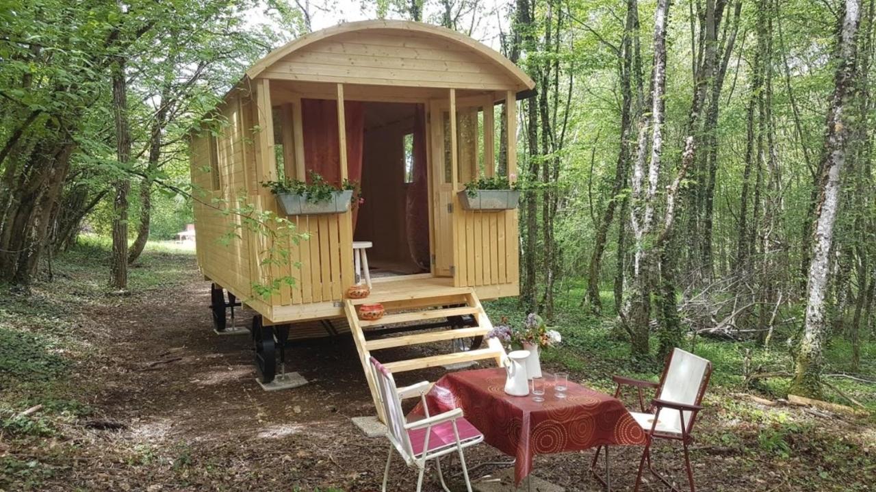 Lovely shepherds hut in chauminet - Chambres d’hôtes