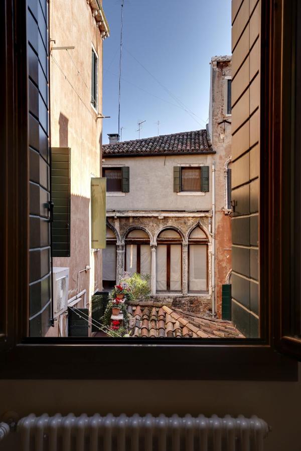 Ca’ Amalia San Marco Venetian Apartment M027042932 - B&B