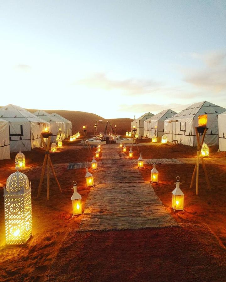 Sahara Luxury Camp & Activités - Bed and Breakfast