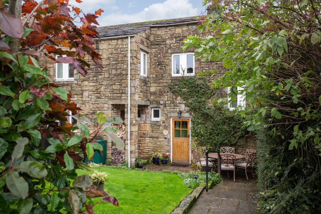 Bramble Cottage is a wonderful country cottage in the village of Hetton - B&B