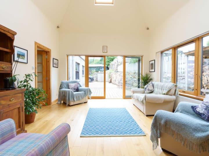 Milne's Brae, cosy, comfortable and centrally located in beautiful Braemar - B&B Braemar