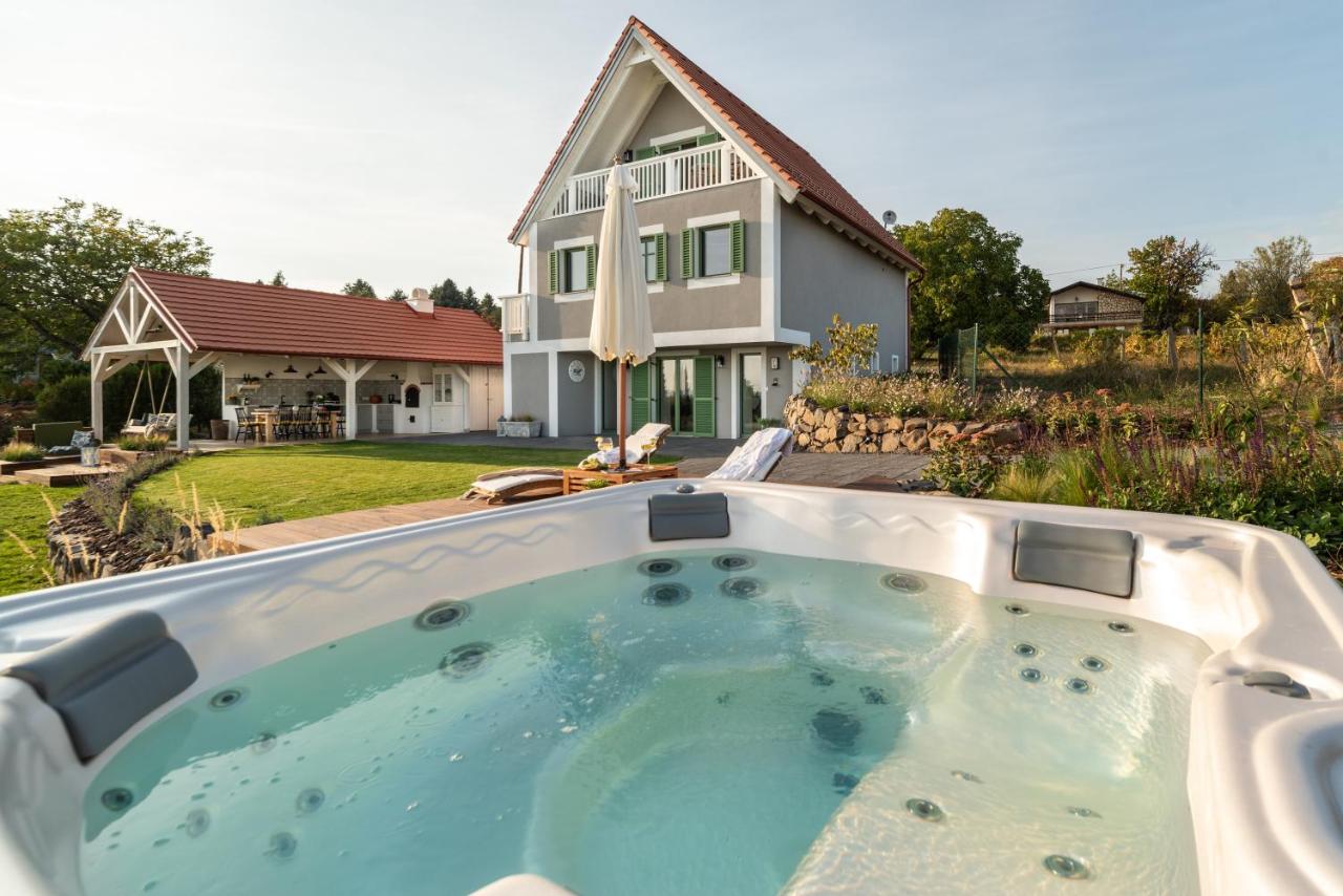 Lovassy Lodge Vendégház - B&B Lovas