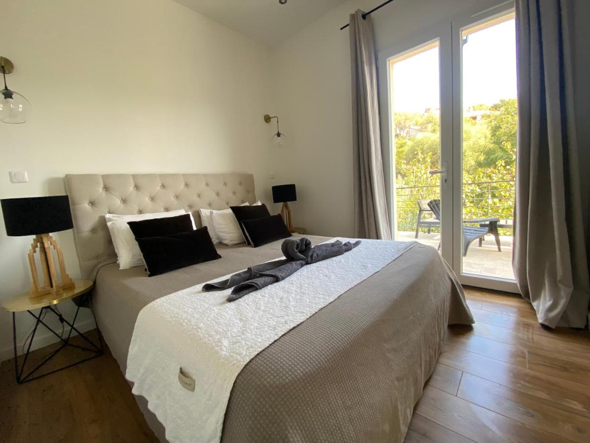 B&B Bastia - HOME SWEET HOME 2 pièces 42 m2 Chambre, salon, cuisine, grande terrasse, parking proche centre ville et mer - Bed and Breakfast Bastia