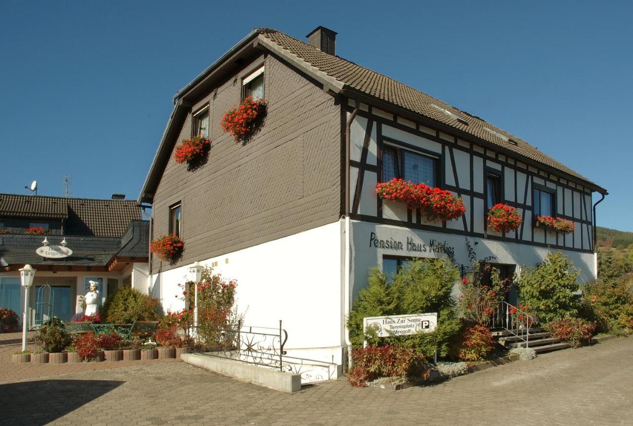 B&B Hallenberg - Gästehaus Stolzenberg - Bed and Breakfast Hallenberg