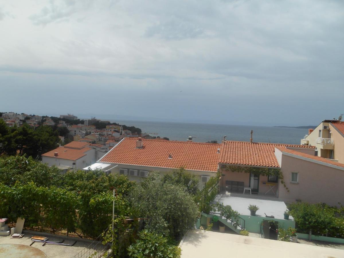 One-Bedroom Apartment with Balcony and Sea View 3