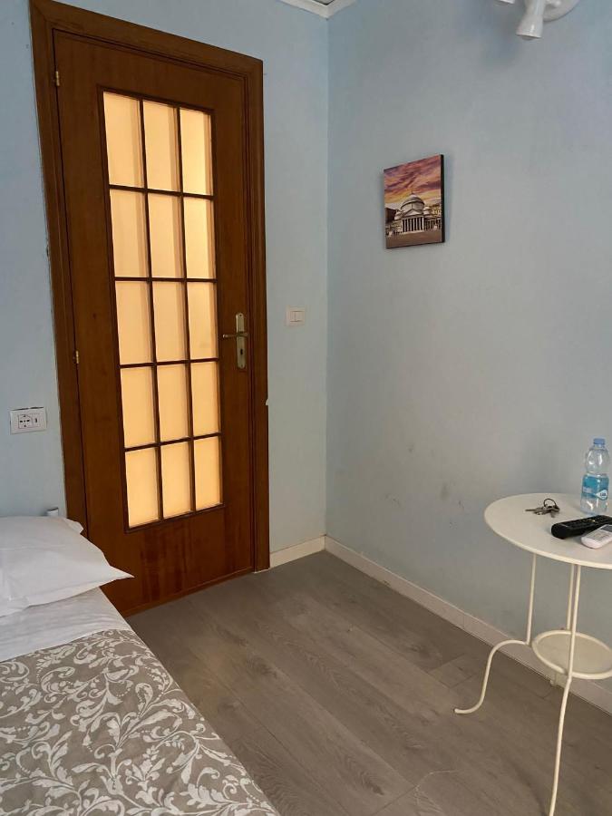 Camera Singola con Bagno Privato