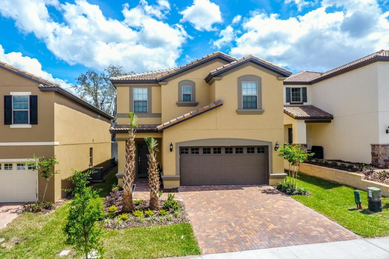 Luxury 7BR 6BA Home Private Pool and BBQ only13min to Disney 4788 sqft - B&B