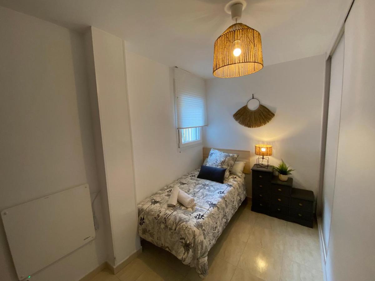 Single Room with Shared Bathroom